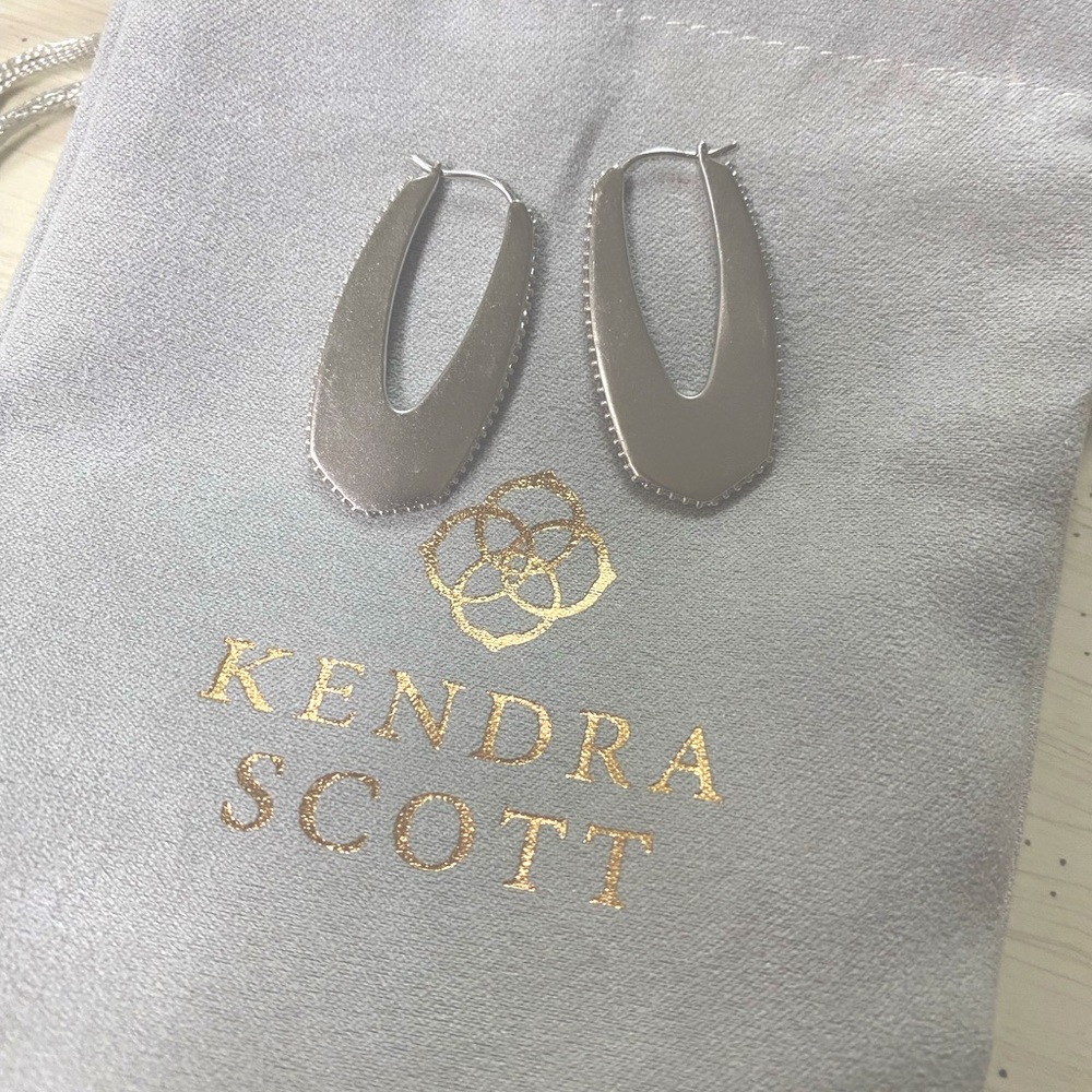 Kendra Scott Silver earrings
